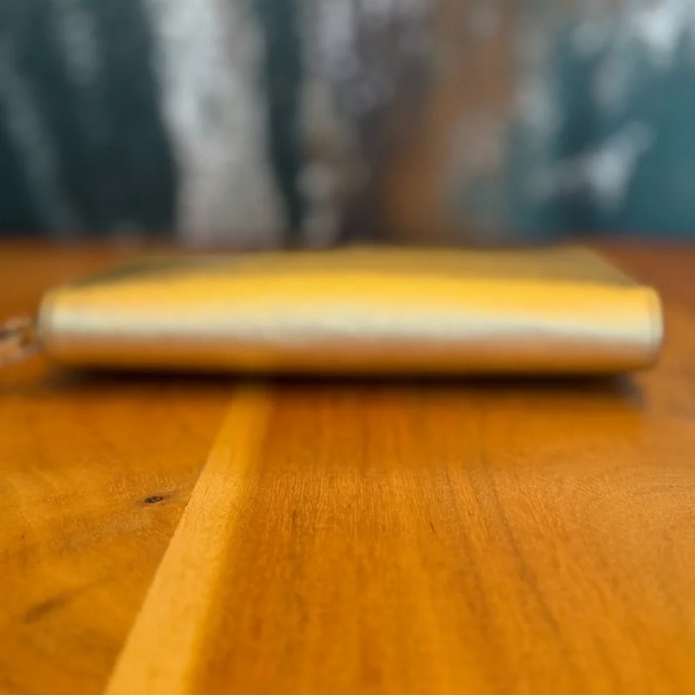 Kate Spade New York Talk Is Chic Saffiano Leather Wallet in Gold‎